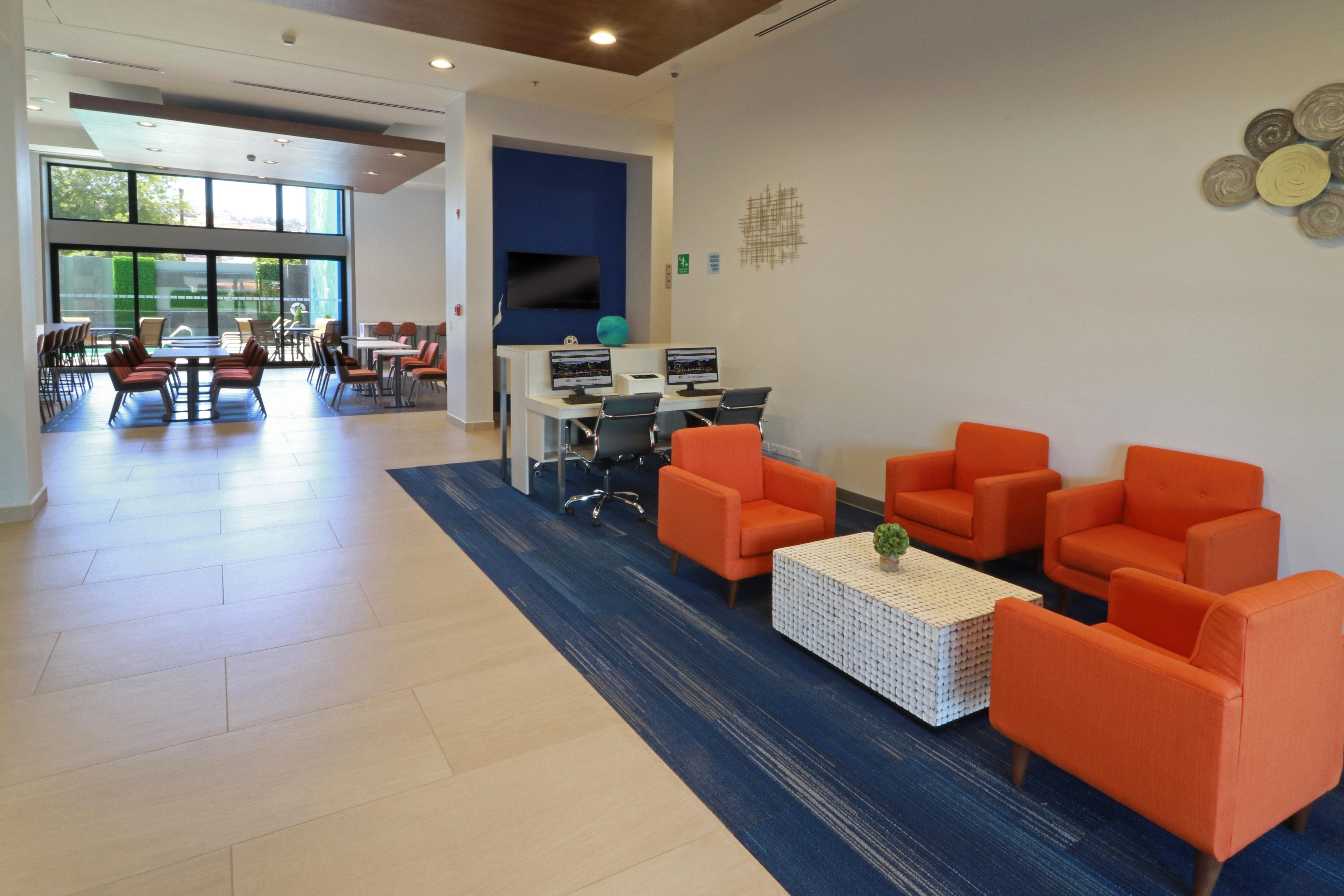 Holiday Inn Express & Suites - Ensenada Centro By Ihg Exterior photo